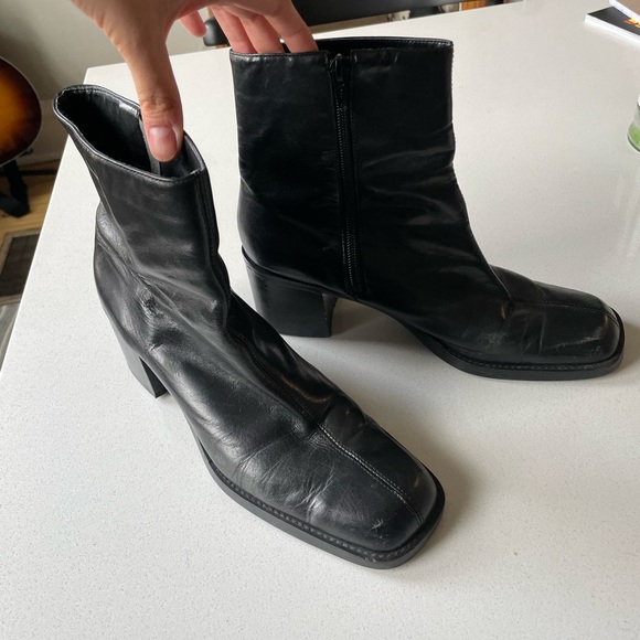 Black Vintage Square Toe Boots - Picture 6 of 9